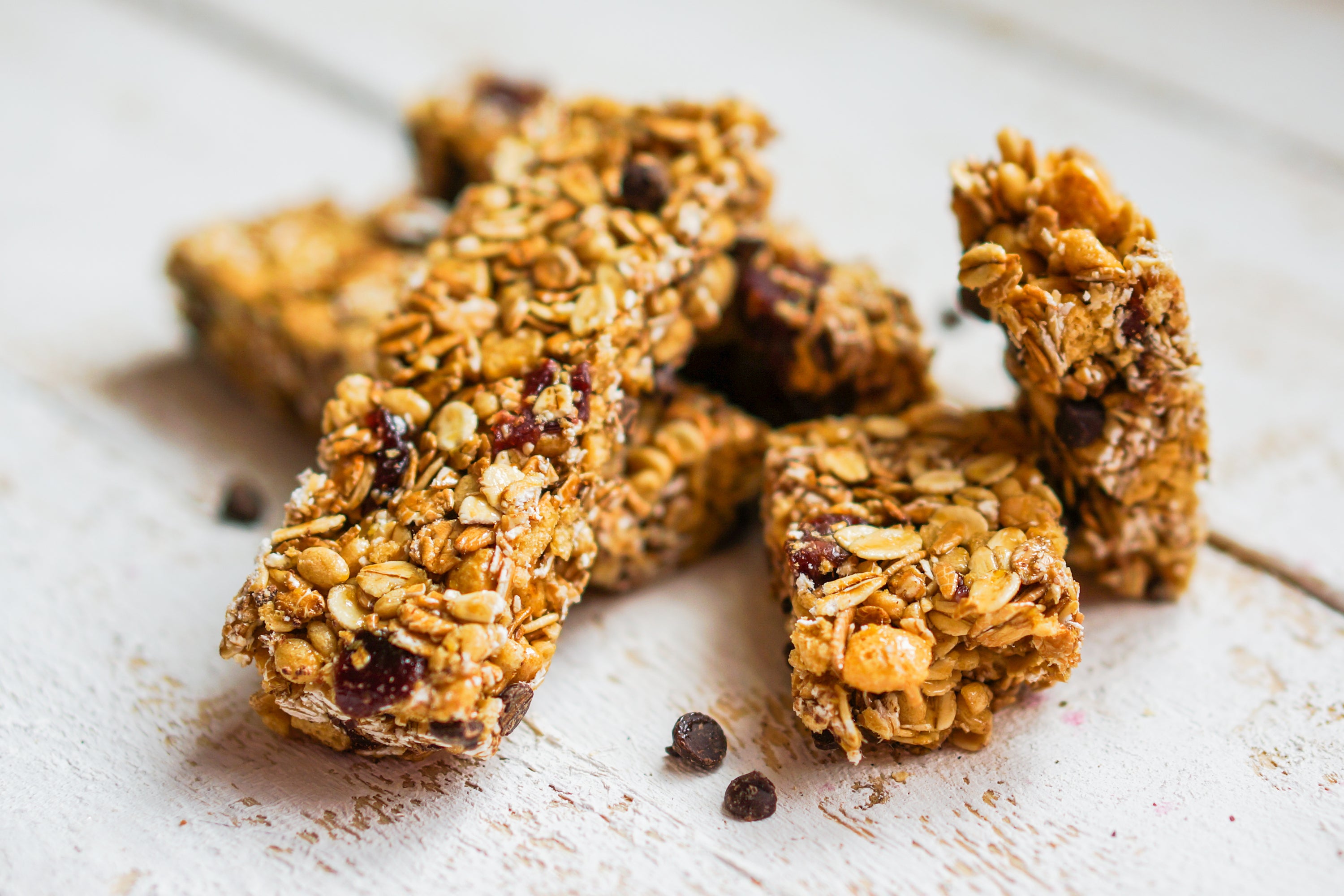 honey nut oat bars on table